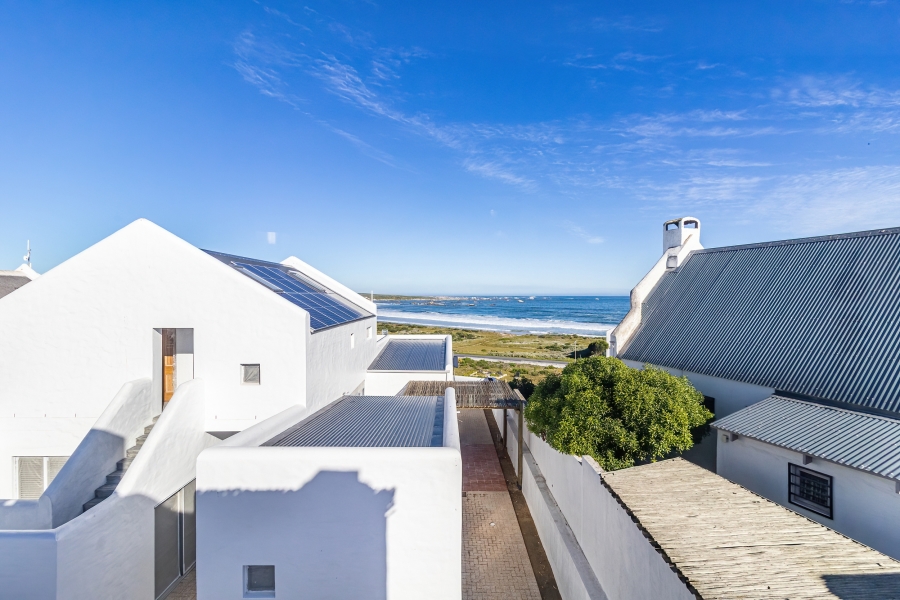 5 Bedroom Property for Sale in Bekbaai Western Cape